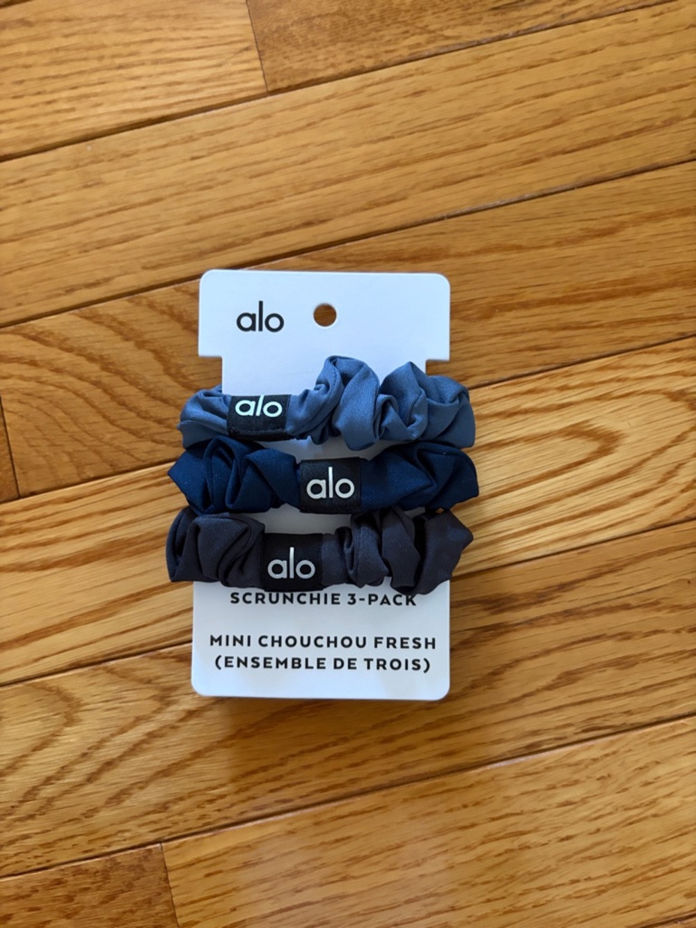 ALO Yoga Kids Mini Scrunchie 3-Pack in Navy and Slate Blue
